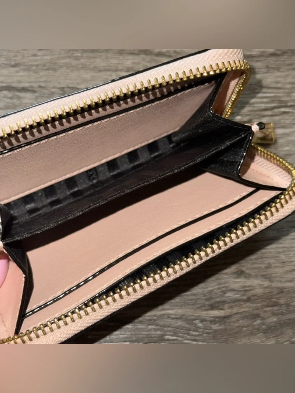 The Victoria Small Wallet By Victoria’s Secret Blush Sand Crocodile Embossed - Picture 5 of 9
